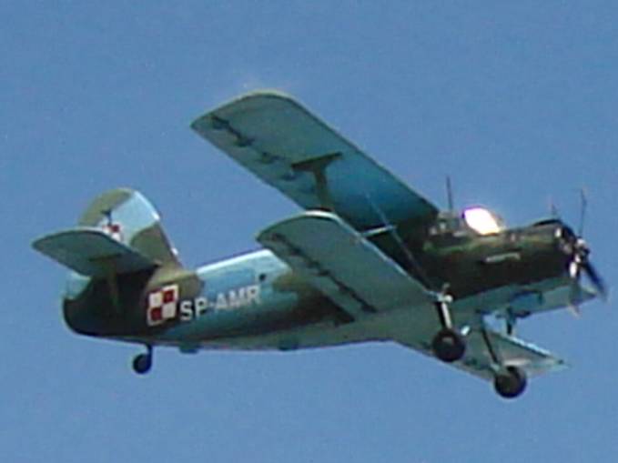 An-2 rej SP-AMR. Samolot w wojskowych barwach, ale już cywilnego użytkownika. Małopolski Piknik Lotniczy Czyżyny 2007r.