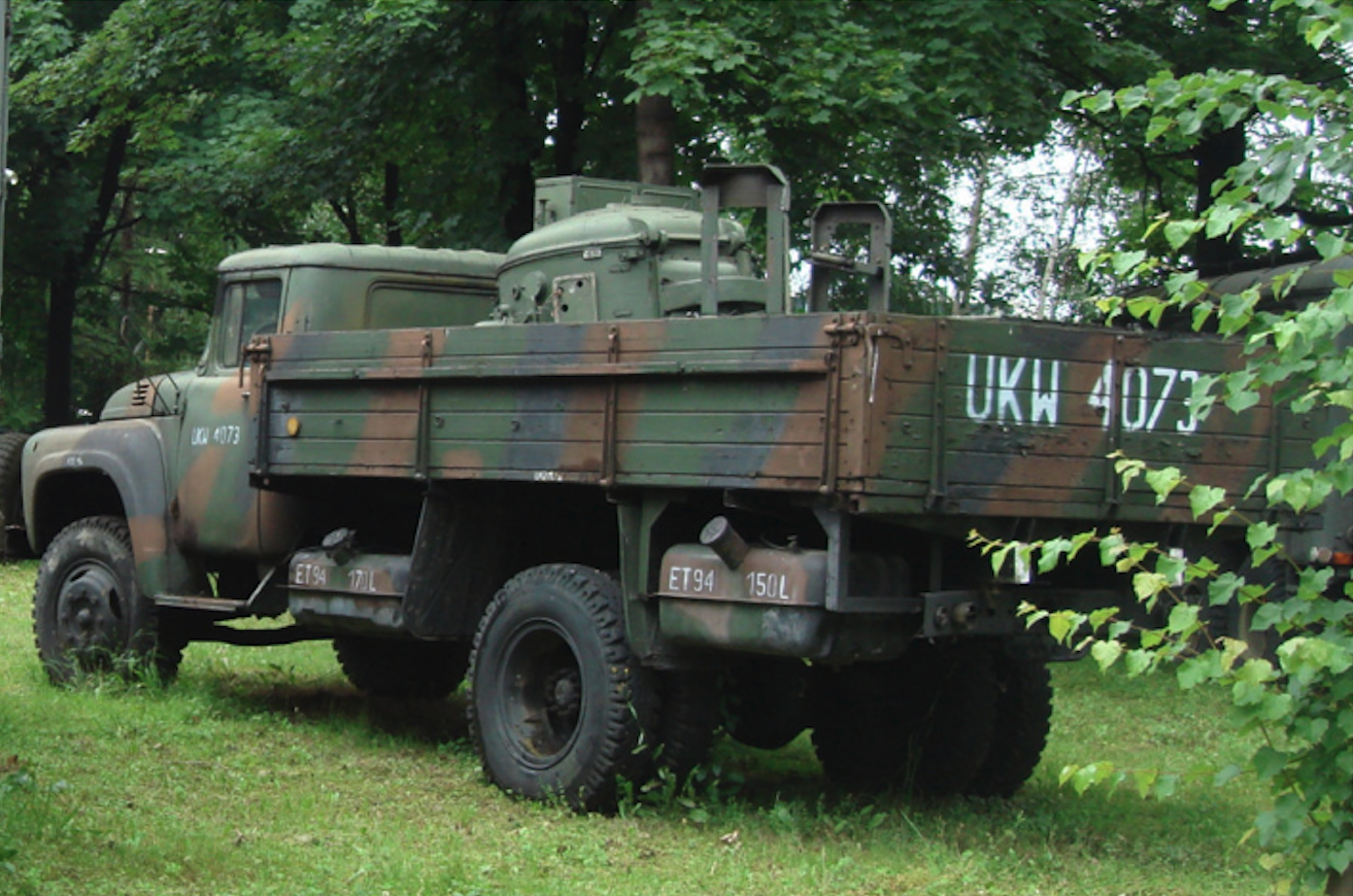 APM-90 spotlight on the ZIL-130 car. 2009. Photo by Karol Placha Hetman