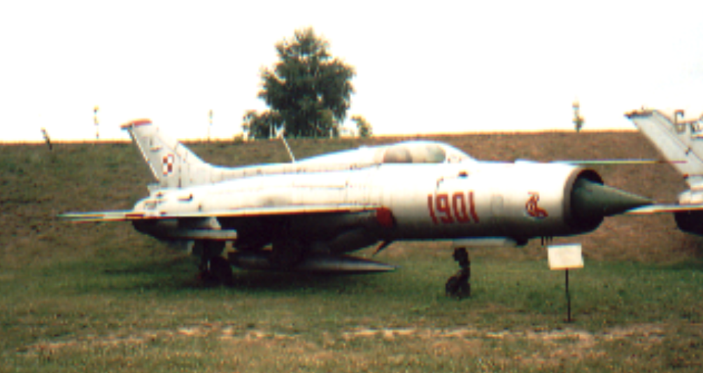 MiG-21 PF nr 761901 nb 1901 Czyżyny 2002 rok. Zdjęcie Karol Placha Hetman