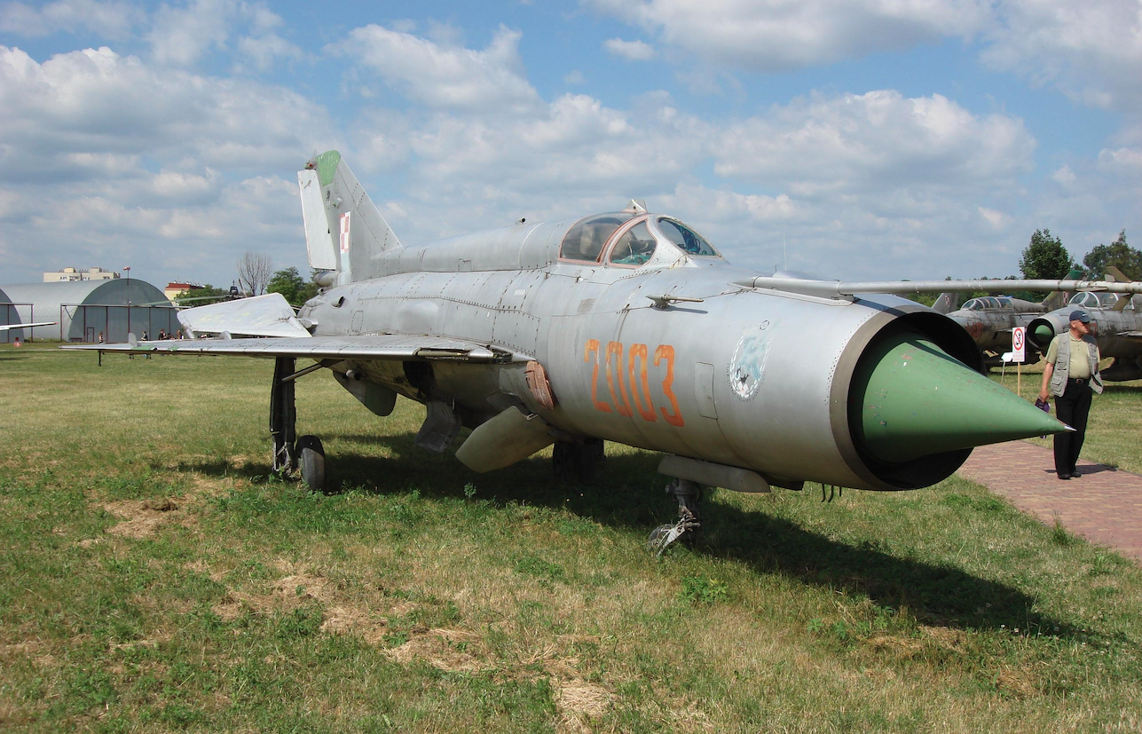 MiG-21 M nb 2003 nr 962003 w Czyżynach 2008 rok. Zdjęcie Karol Placha Hetman
