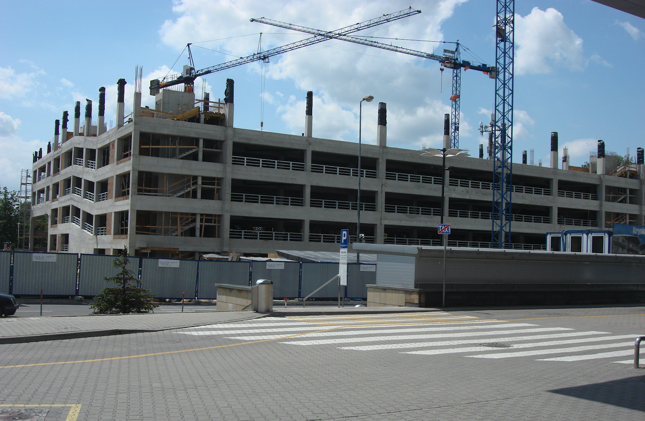 Multi-storey car park under construction. 2008 year. Photo by Karol Placha Hetman