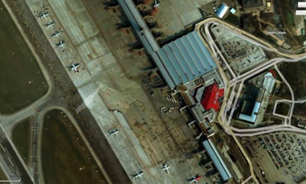 Terminal z pirsami. 2009 rok. Zdjęcie google