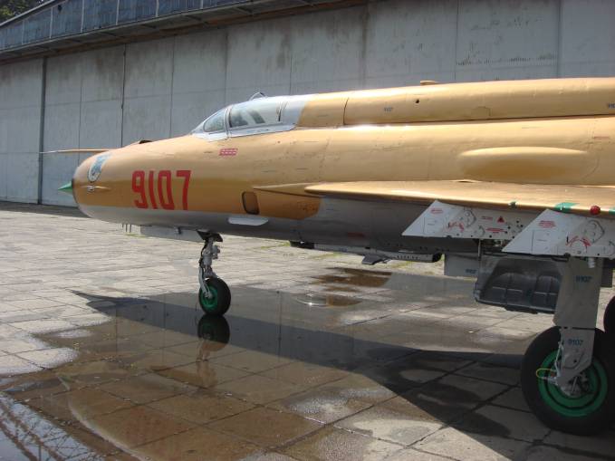 MiG-21 MF nr 969107 nb 9107. 2009 rok. Zdjęcia Karol Placha Hetman