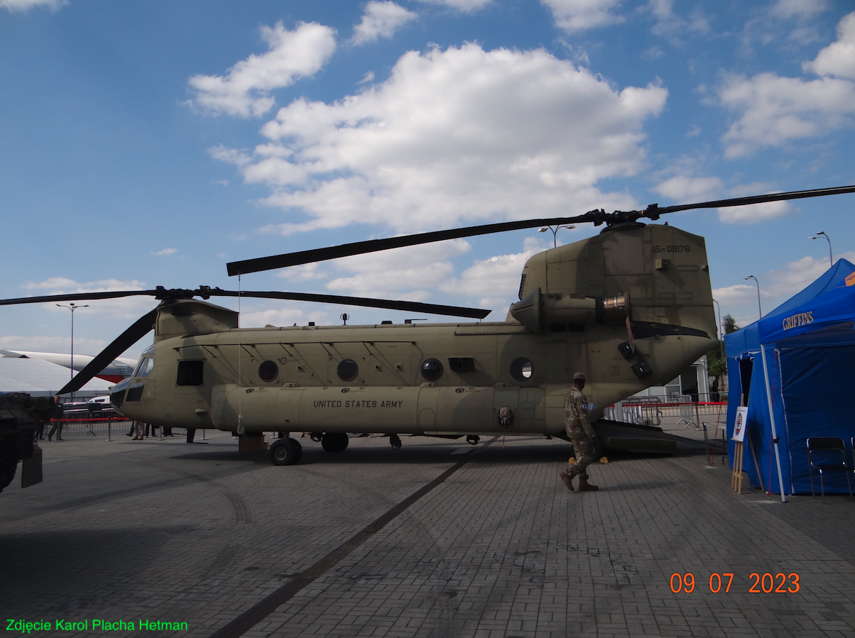 Boeing CH-47 Chinook. 2023 year. Photo by Karol Placha Hetman