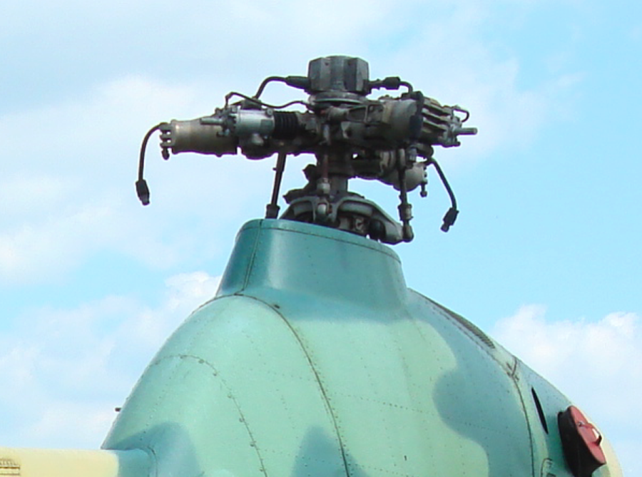 Mi-2. Głowica wirnika nośnego. 2008 rok. Zdjęcie Karol Placha Hetman