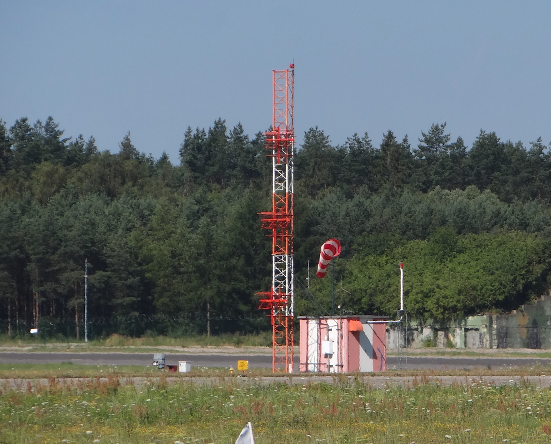 One of the ILS antennas. 2014 year. Photo by Karol Placha Hetman