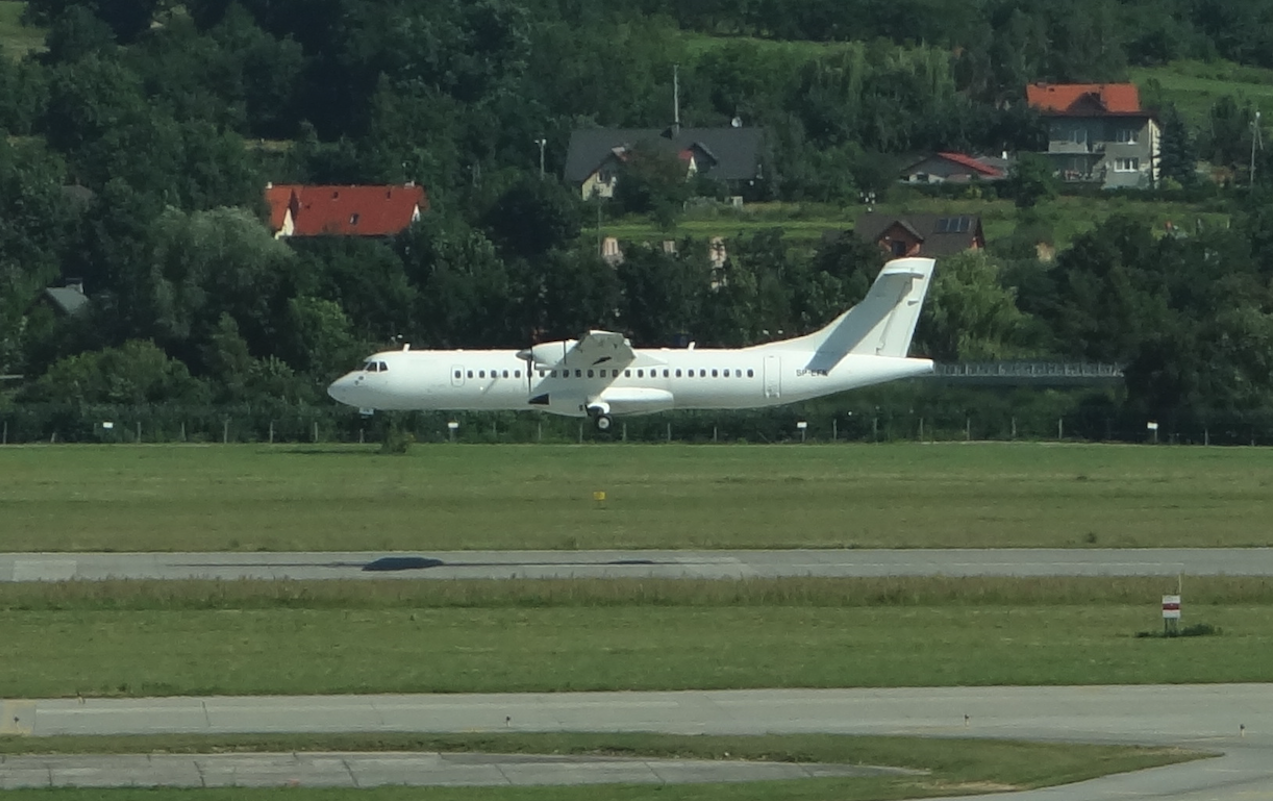 ATR 72-200, SP-EFK. 2012 rok. Zdjęcie Karol Placha Hetman