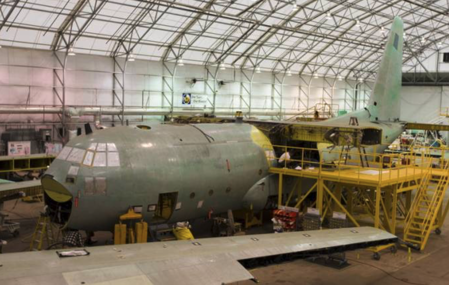 Lockheed C-130 E nb 1501 podczas remontu w USA. 2008 rok. Zdjęcie PSP