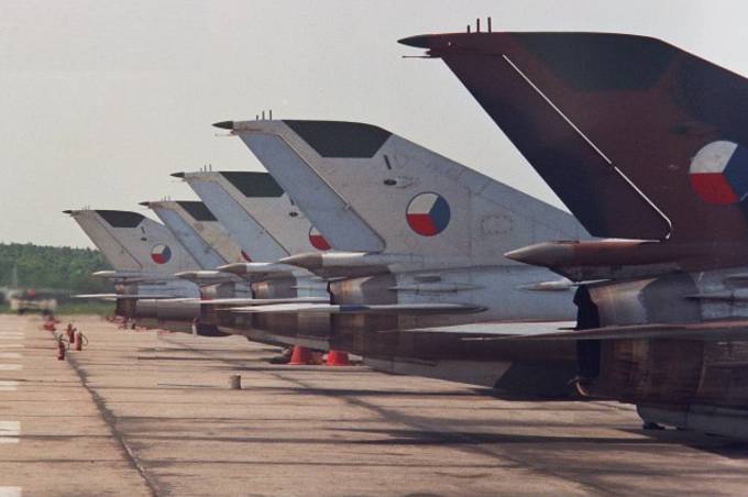 Czesi w Słupsku. Samoloty MiG-21.