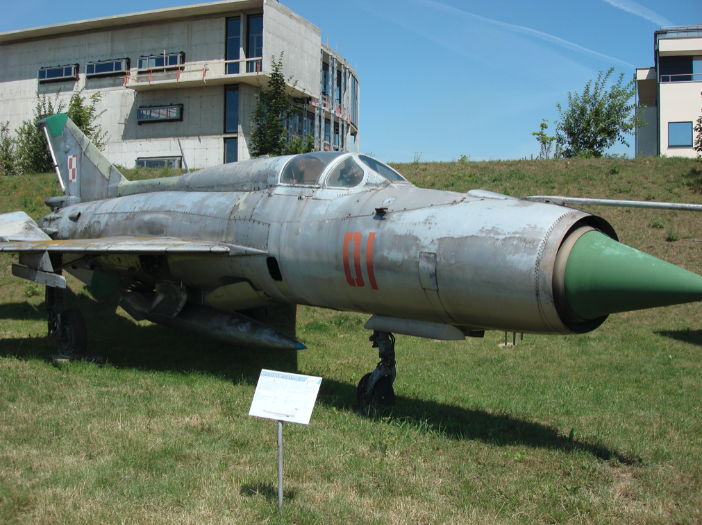MiG-21 PFM nb 01. Czyżyny 2007 rok. Zdjęcie Karol Placha Hetman