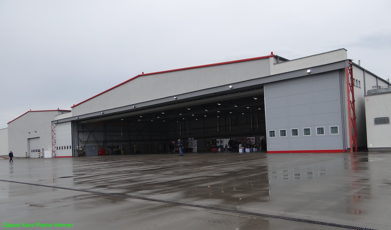 Nowy hangar. 2019 rok. Zdjęcie Karol Placha Hetman