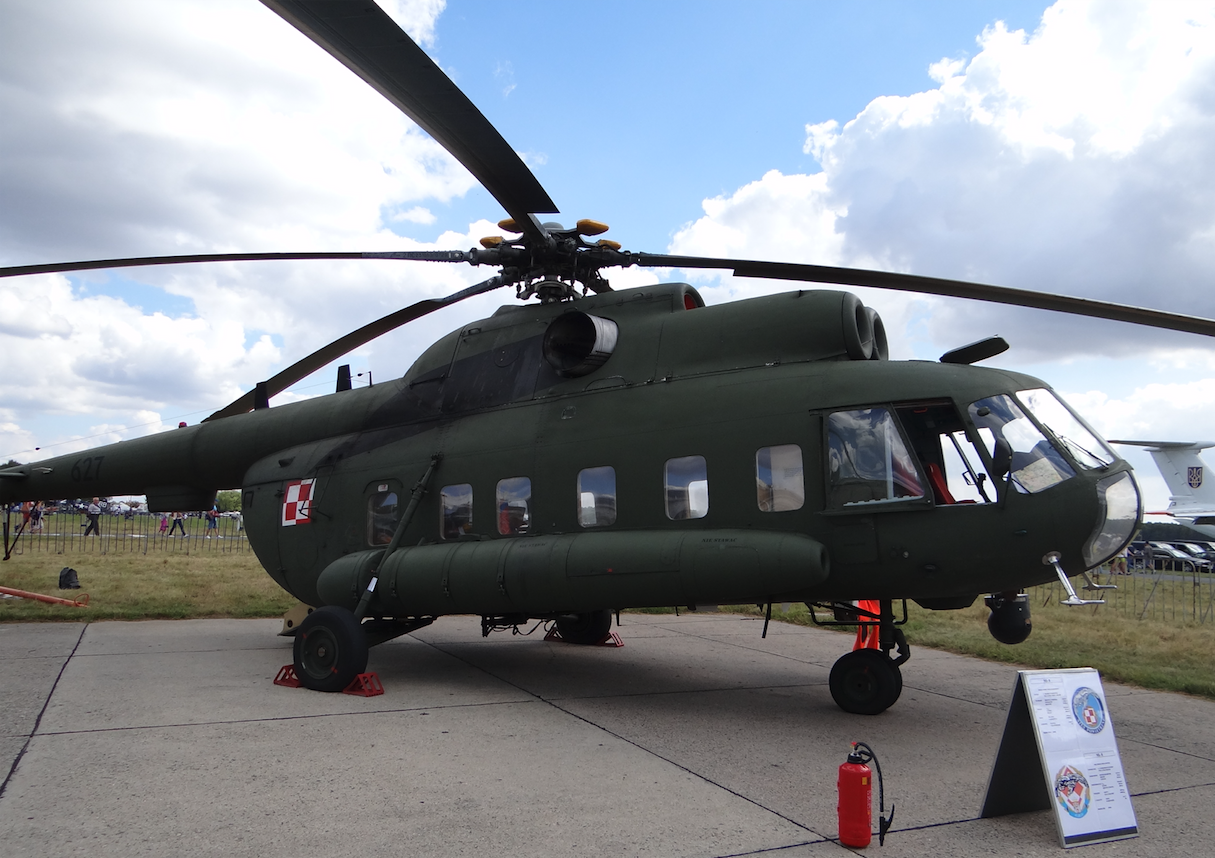 Papieski śmigłowiec Mi-8 PS nb 627, obecnie Mi-8 RL (Ratownictwo Lądowe). 2013 rok. Zdjęcie Karol Placha Hetman