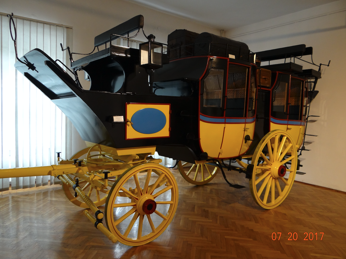Post coach from 1870, from the Charlottenburg factory. 2017. Photo by Karol Placha Hetman