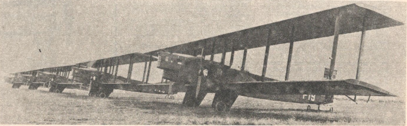 Dostawa pierwszych samolotów Farman F.68 Goliath do Polski. 1926 rok. Zdjęcie LAC