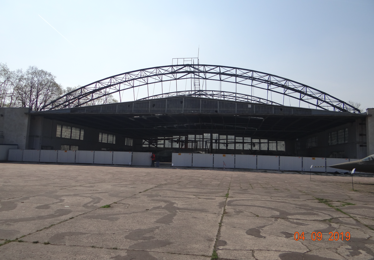 Hangar. 2019 rok. Zdjęcie Karol Placha Hetman