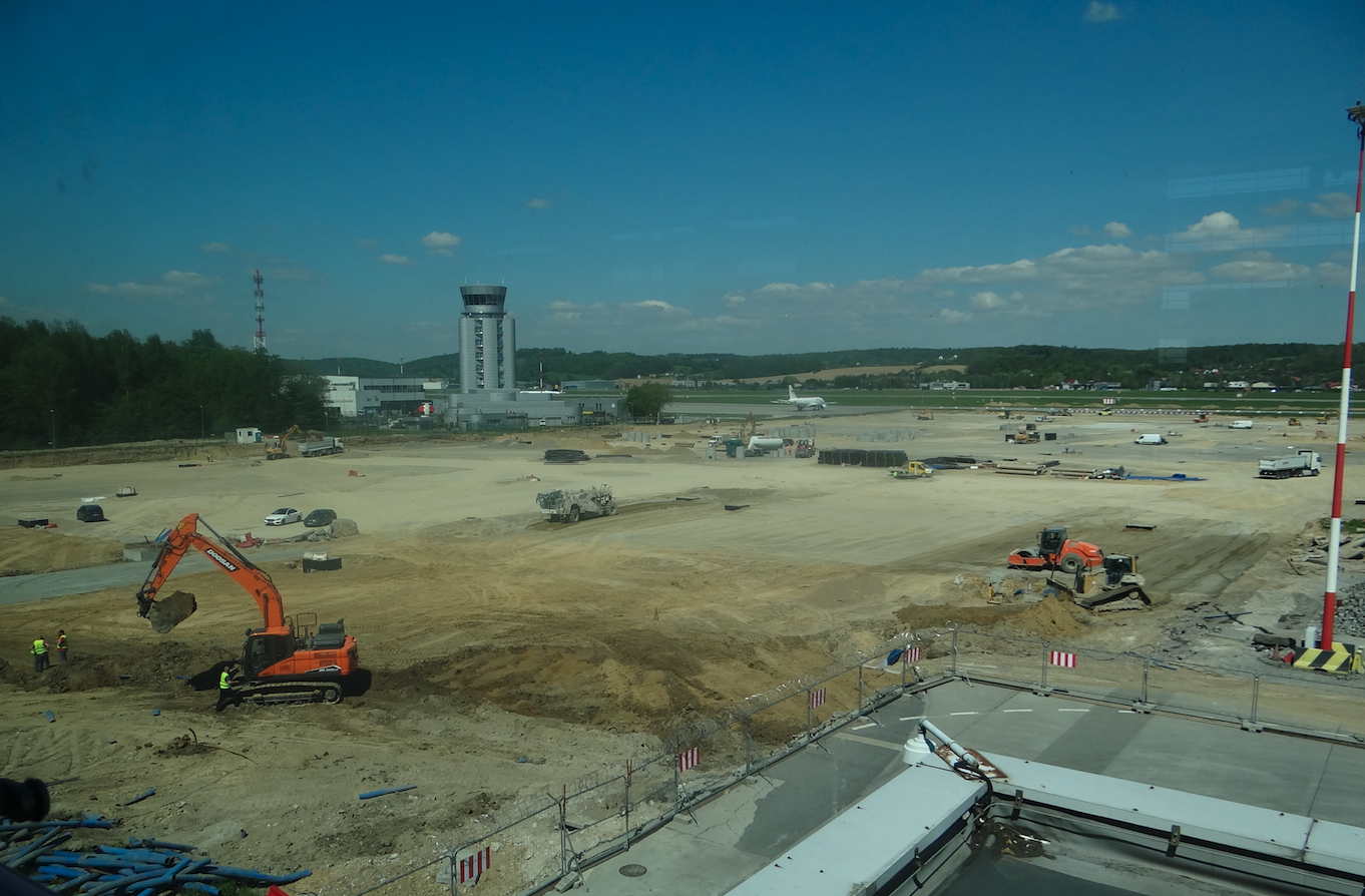 Extension of the platform slab. 2022. Photo by Karol Placha Hetman