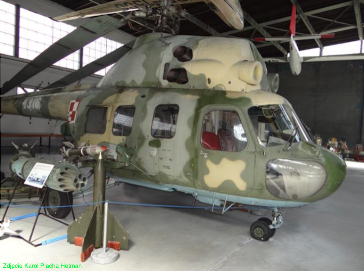 Mi-2 nb 4316 w wersji szturmowej. 2012 rok. Zdjęcie Karol Placha Hetman