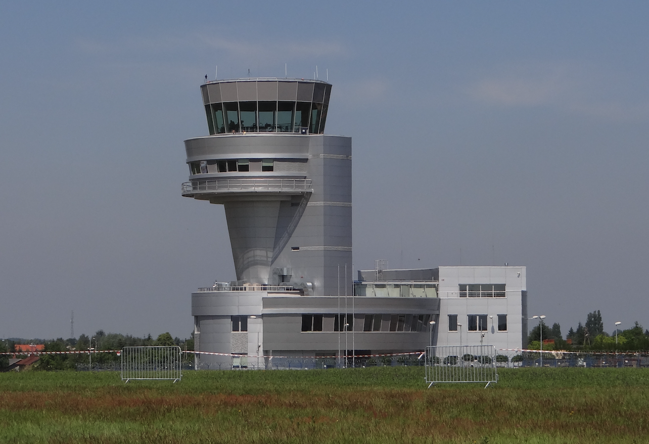 Wieża Kontroli Lotów. Lotnisko Ławica. 2015 rok. Zdjęcie Karol Placha Hetman