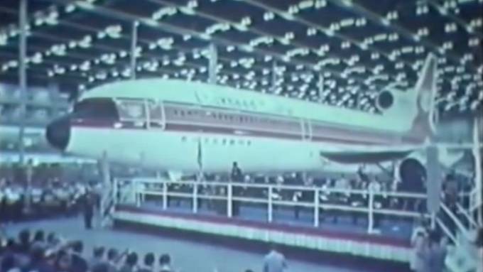 Presentation L1011. The speech is made by Ronald Reagan, then Governor of California. 1970. Photo of Lockheed