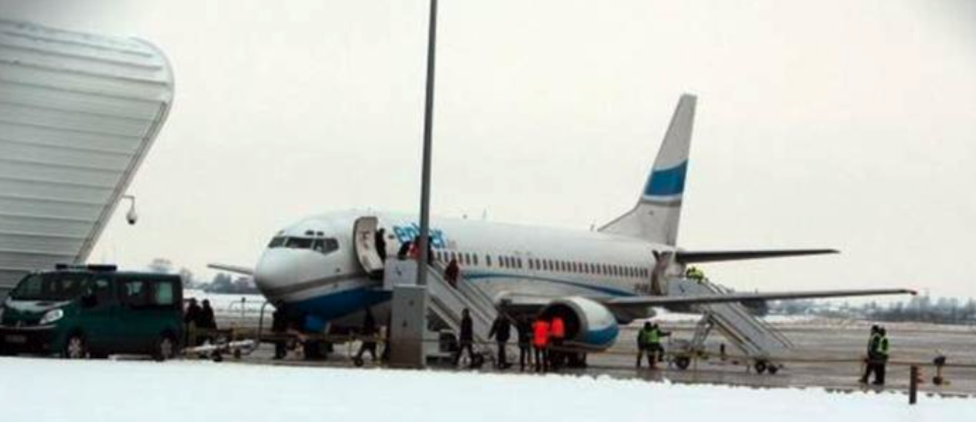 Pierwszy pasażerski samolot na Lotnisku Lublin. 2012 rok. Zdjęcie LAC