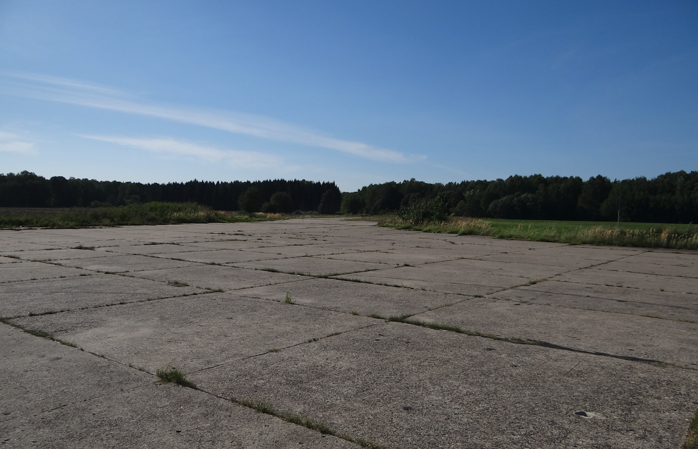 Lotnisko Orneta. Wyjazd z lotniska w kierunku Bażyn. 2018 rok. Zdjęcie Karol Placha Hetman