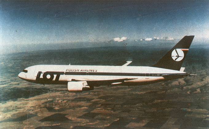 Artistic vision of a Boeing 767 in the colors of PLL LOT. 1988 year. Photo of Boeing.