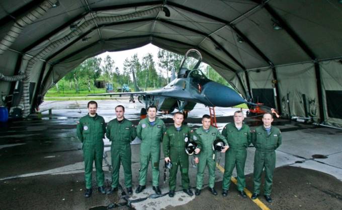 Część personelu PKW Orlik 3. Litwa 2010r.