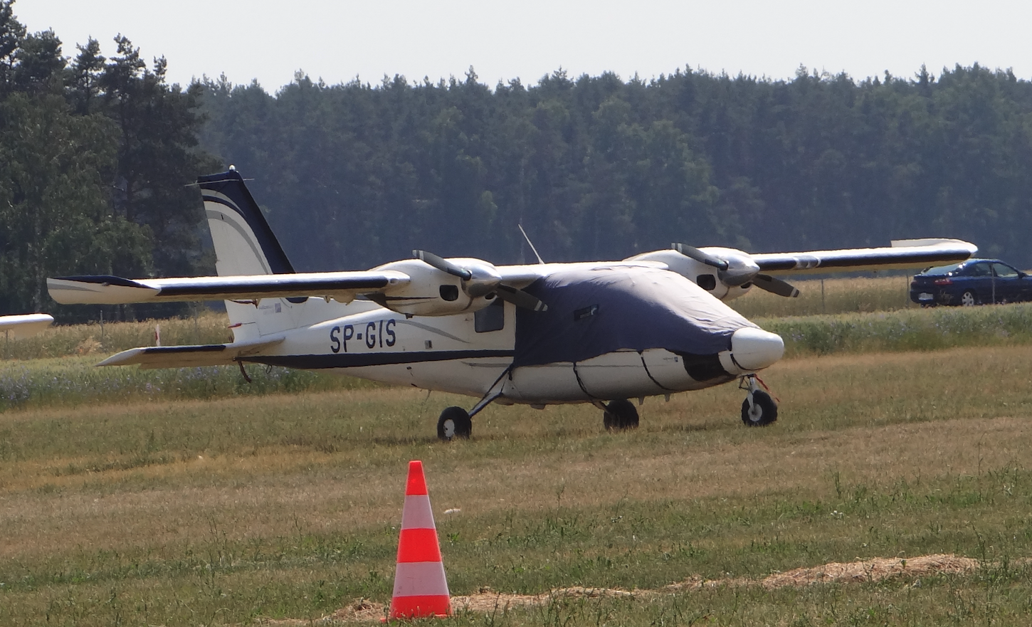 Vulcanair P.68 rejestracja SP-GIS. 2021 rok. Zdjęcie Karol Placha Hetman