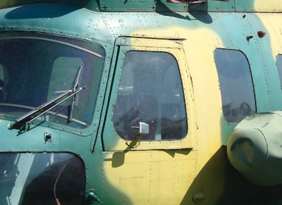 Mi-2. Początkowo pilot miał do dyspozycji odsuwane do tyłu okno. 2008 rok. Zdjęcie Karol Placha Hetman