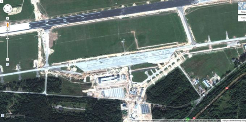 Lotnisko Modlin podczas przebudowy na cywilny port lotniczy. 2011 rok. Zdjęcie google