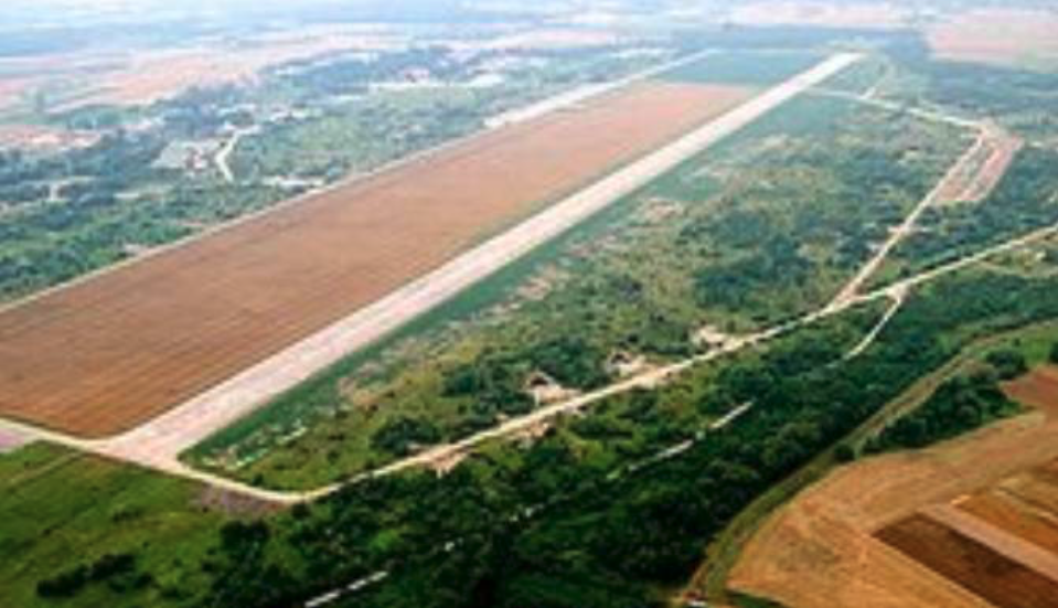 Brzeg airport. 1995 year. Photo of LAC