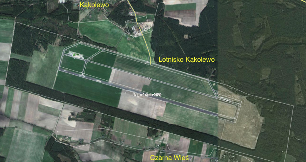 Lotnisko Kąkolewo 2014 rok. Zdjęcie Wikimapia