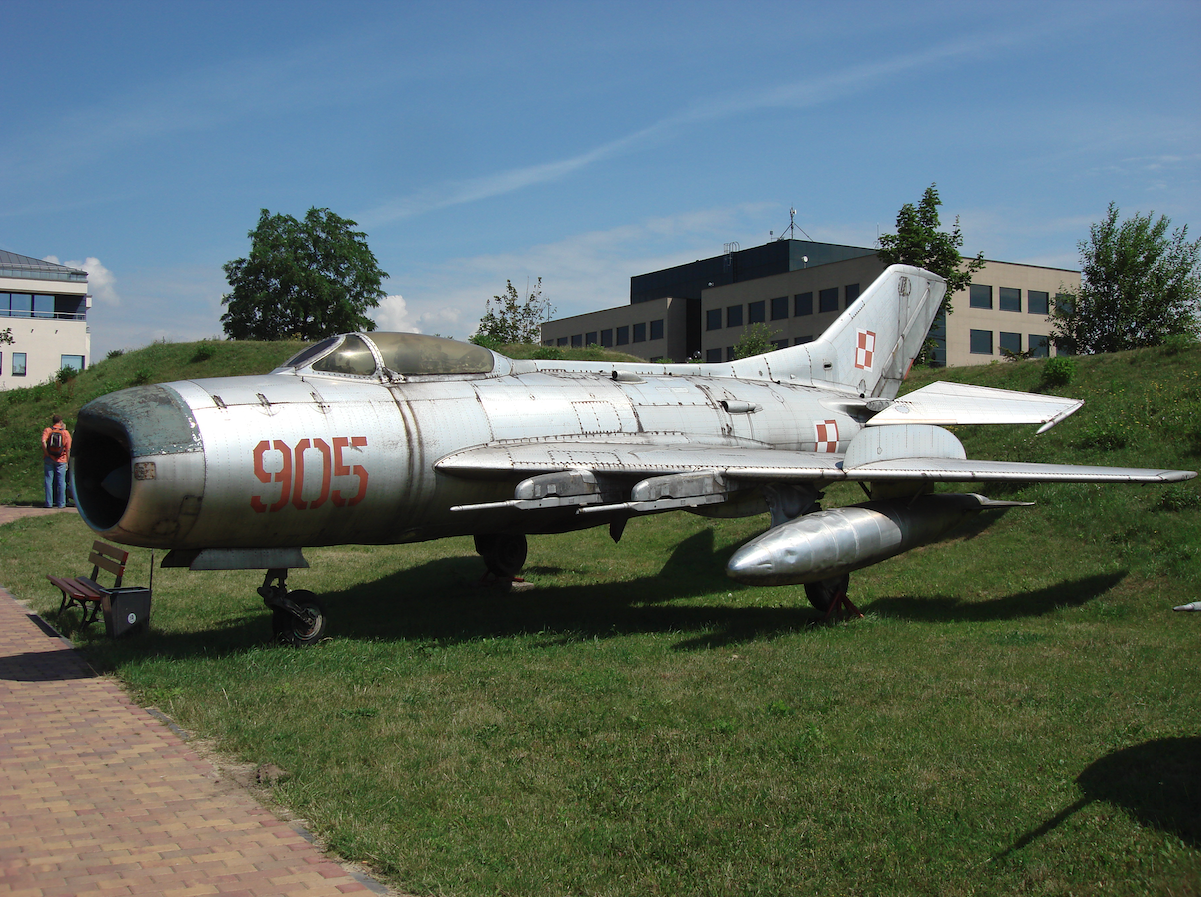 MiG-19 nb 905. 2007 rok. Zdjęcie Karol Placha Hetman