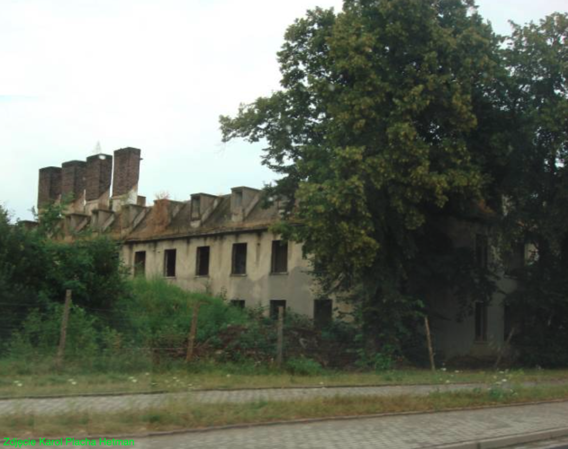 One of the barracks blocks at Colonel Karol Myrka Street. 2010. Photo by Karol Placha Hetman