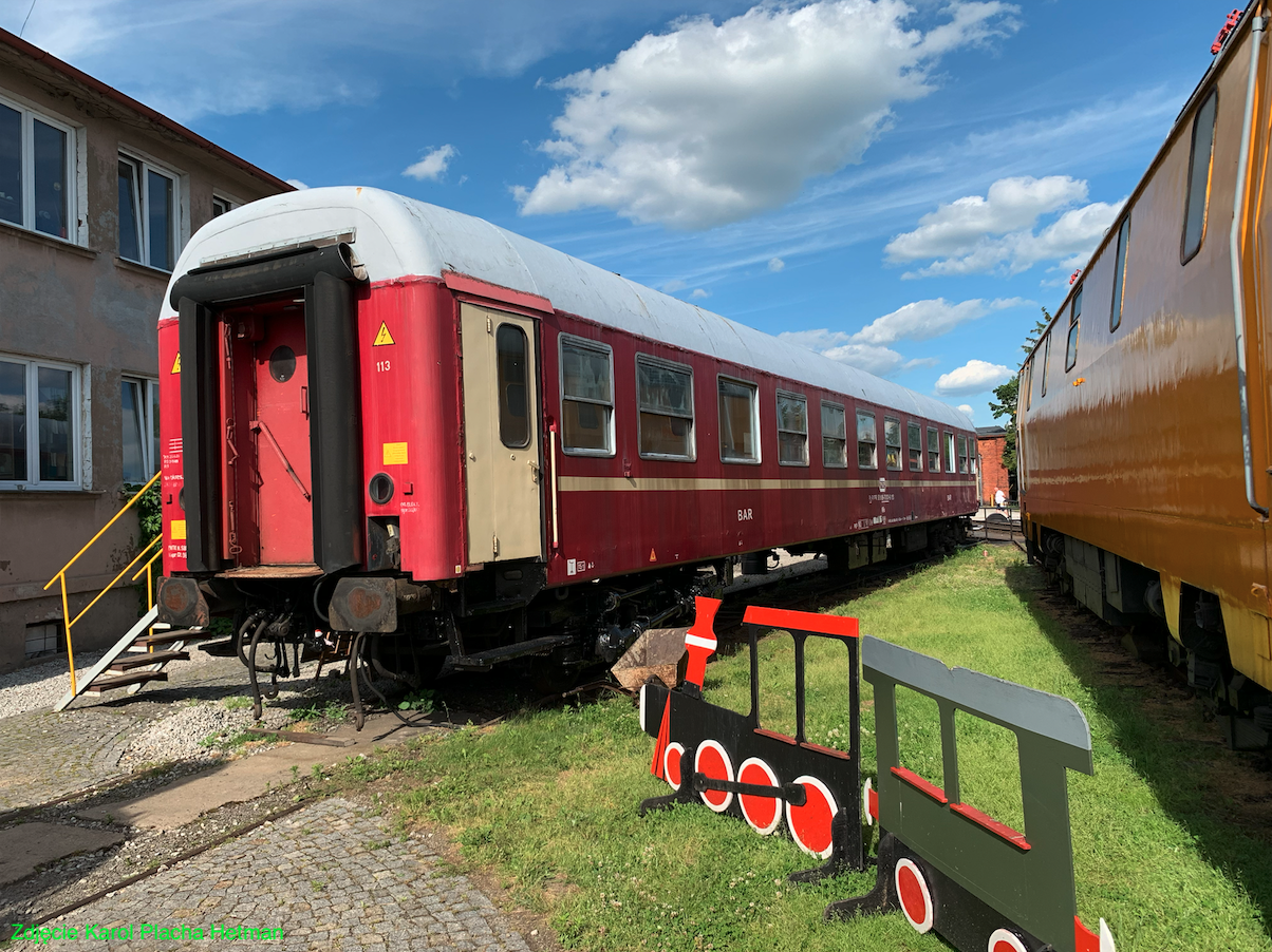 Passenger and bar car type 113A. 2022. Photo by Karol Placha Hetman