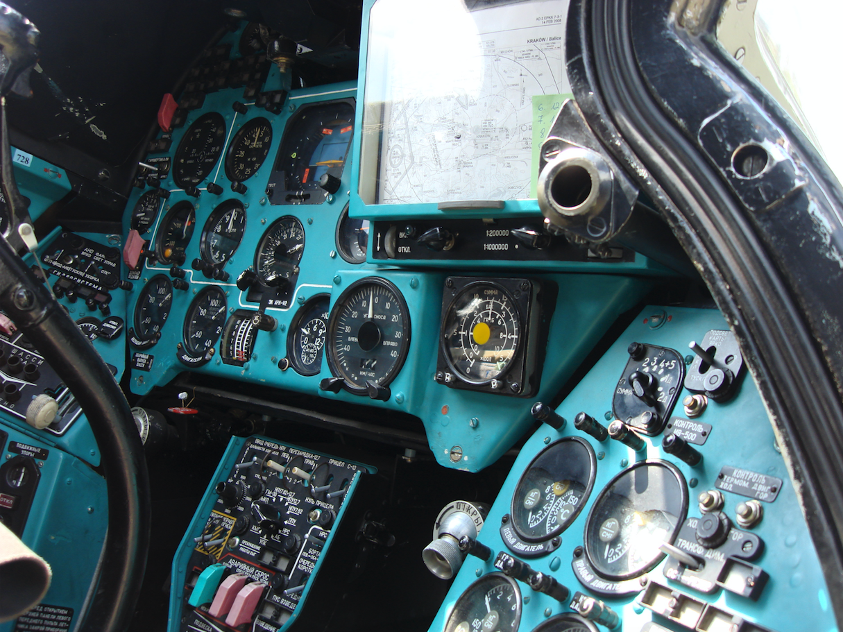 Mil Mi-24 Stanowisko pilota. 2008 rok. Zdjęcie Karol Placha Hetman