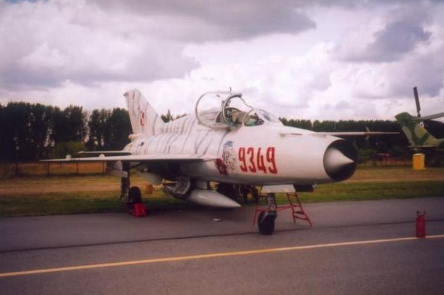 MiG-21 UM nb 9349. Radom 2003 rok. Zdjęcie Karol Placha Hetman