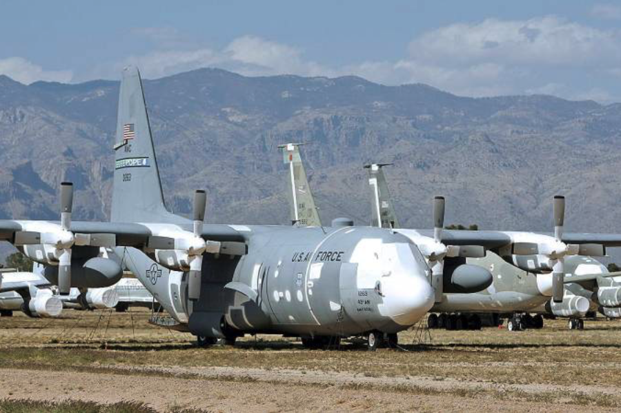 Nasz przyszły C-130 E nb 1505 nr 70-127763 zakonserwowany. 2007 rok. Zdjęcie LAC