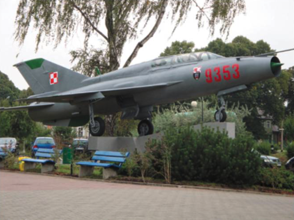 MiG-21 UM nb 9353 w Goleniowie. 2008 rok. Zdjęcie LAC