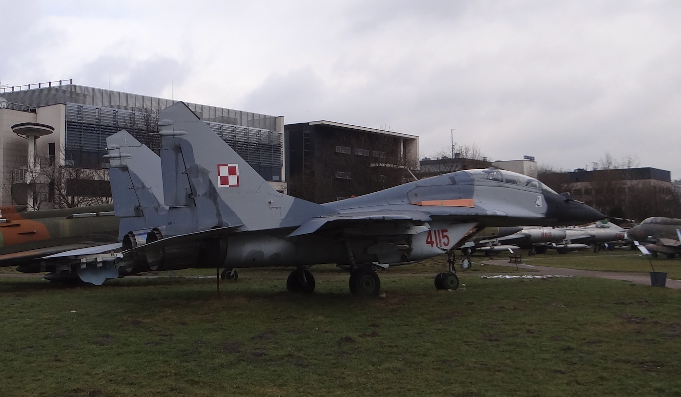 MiG-29 UB nb 4115. Samolot ma uzupełnione dysze wylotowe silników. Czyżyny 2018 rok. Zdjęcie Karol Placha Hetman