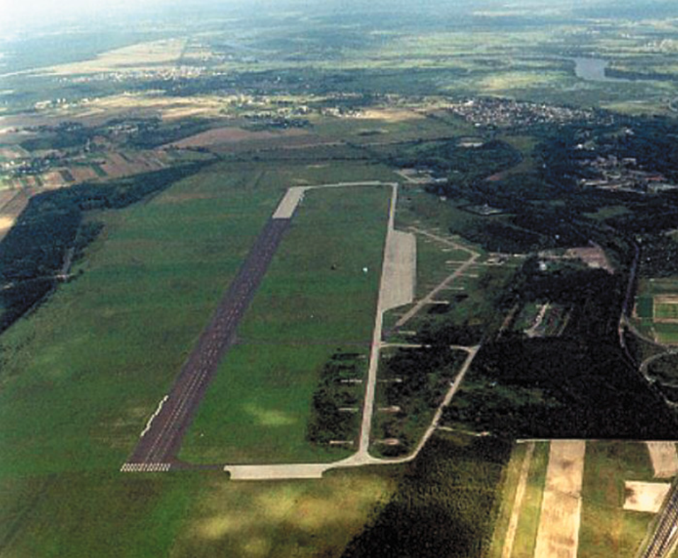 Lotnisko Modlin. 2007 rok. Zdjęcie LAC