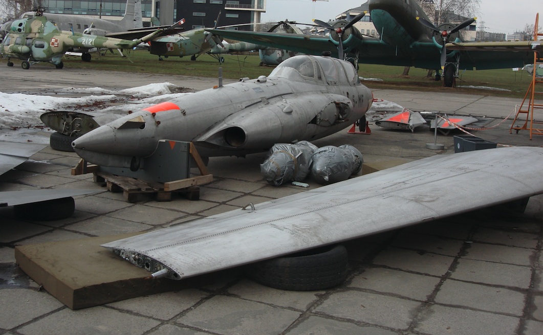 Aerospatiale CM.170 Magister nb 5-MF nr 458. 2010 rok. Zdjęcie Karol Placha Hetman