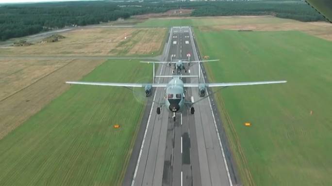 Siemirowice Lotnisko i samoloty M-28 Bryza. 2010r.