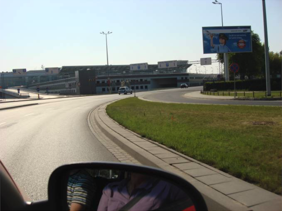 Wjazd na Lotnisko Okęcie. 2009 rok. Zdjęcie Karol Placha Hetman