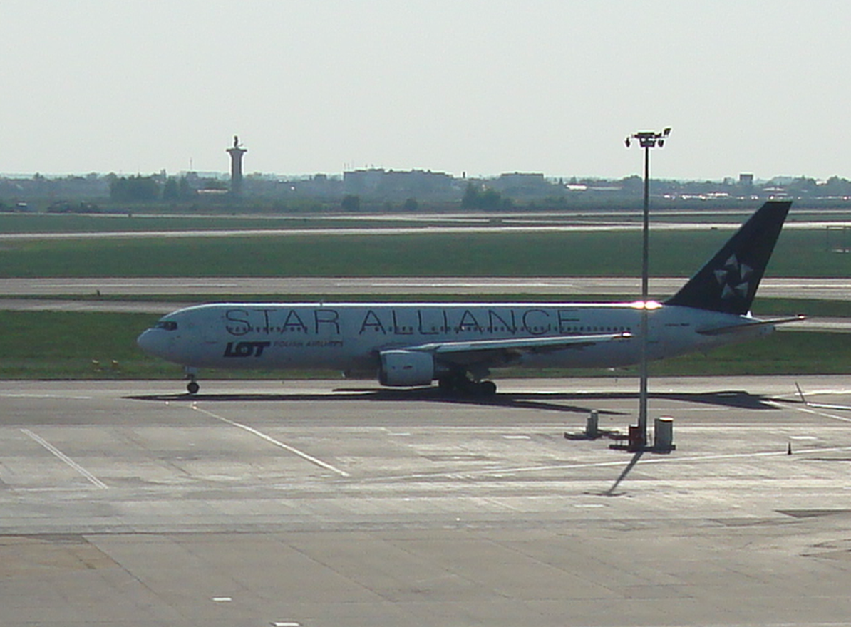 Boeing B-767 SP-LPE. 2009 year. Photo by Karol Placha Hetman