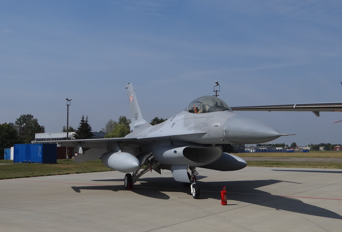 F-16 nb 561, training. 2017. Photo by Karol Placha Hetman