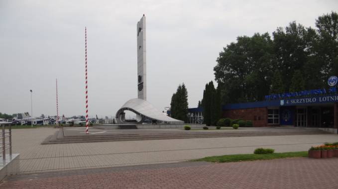 Dęblin. Aviators Monument. The building on the right is now the Polish Air Force Museum. On the left, a fragment of the outdoor exhibition. 2012 year. Photo by Karol Placha Hetman