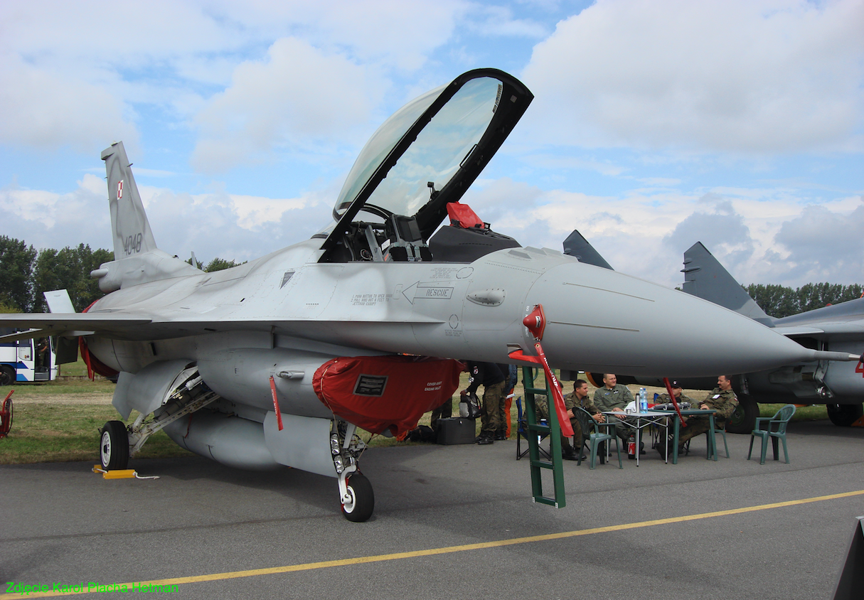 Lockheed Martin F-16 Hawk nb 4048. 2007 year. Photo by Karol Placha Hetman