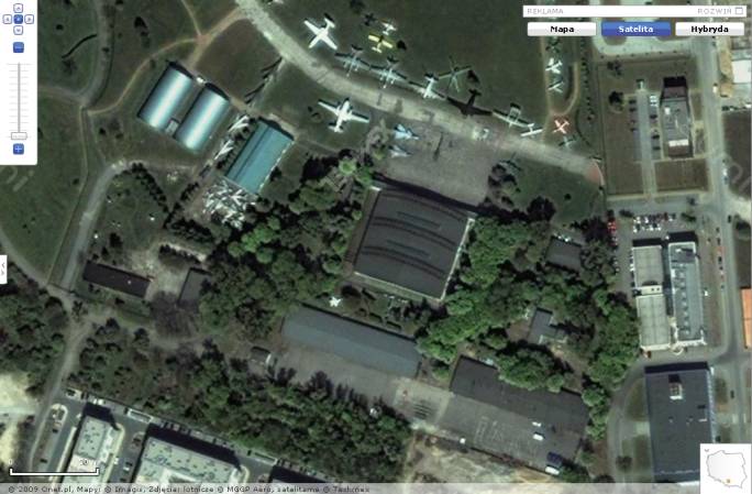 Lotnisko Czyżyny w widoku z satelity. Główne obiekty MLP. Jeszcze przed rozpoczęciem budowy nowego obiektu-centrum MLP. 2008r.