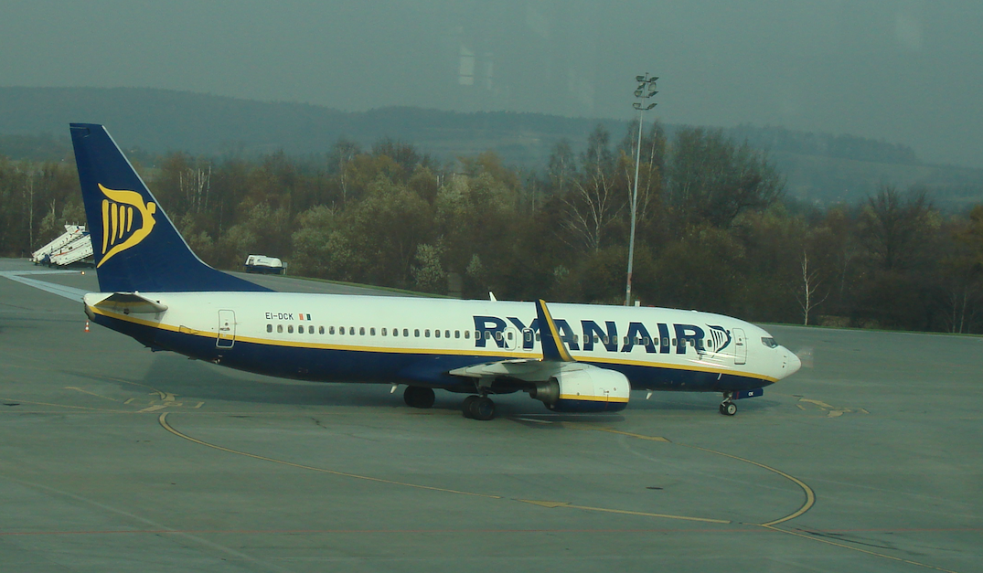 Boeing B.737-800, registration EI-DCK, Ryanair. Balice 2009 year. Photo by Karol Placha Hetman